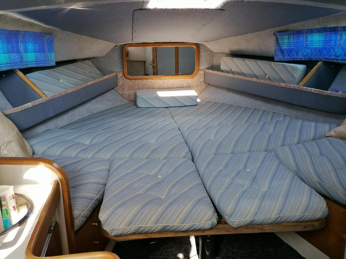 Séjour insolite sur un yacht. Bateau Hôtel à quai. La Rochelle (Charente-Maritime) Exterior foto