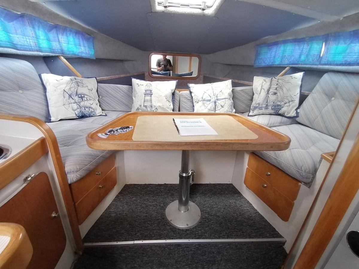 Séjour insolite sur un yacht. Bateau Hôtel à quai. La Rochelle (Charente-Maritime) Exterior foto