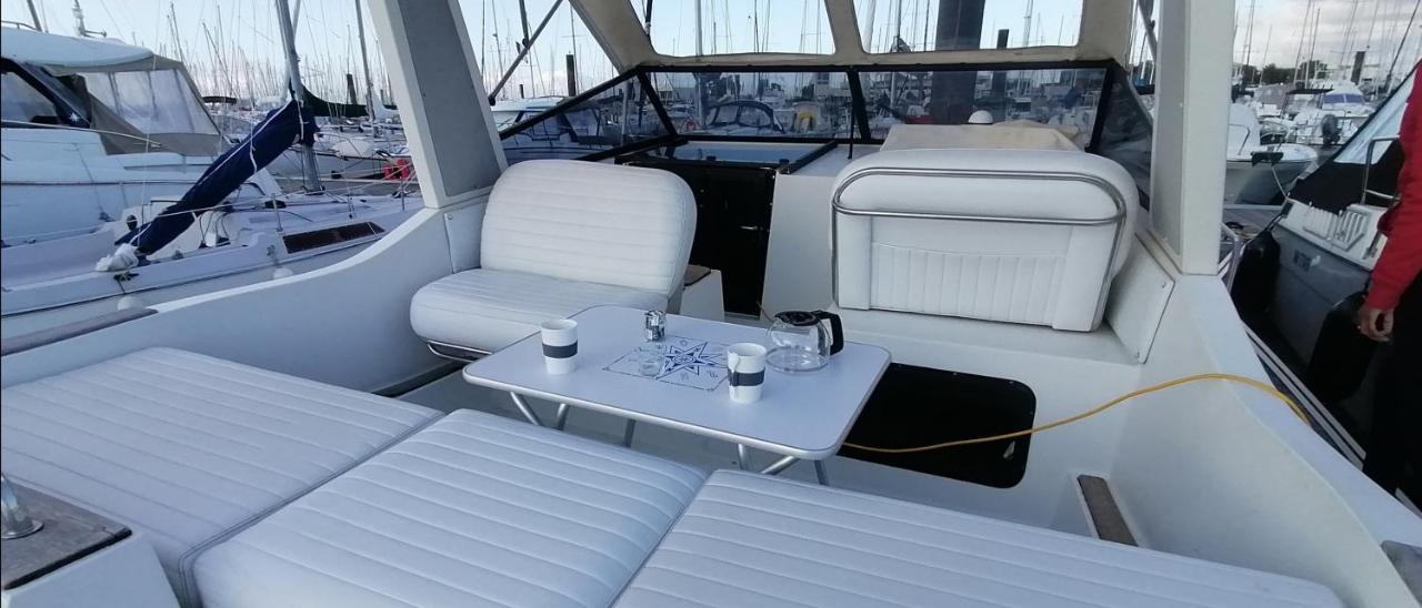 Séjour insolite sur un yacht. Bateau Hôtel à quai. La Rochelle (Charente-Maritime) Exterior foto