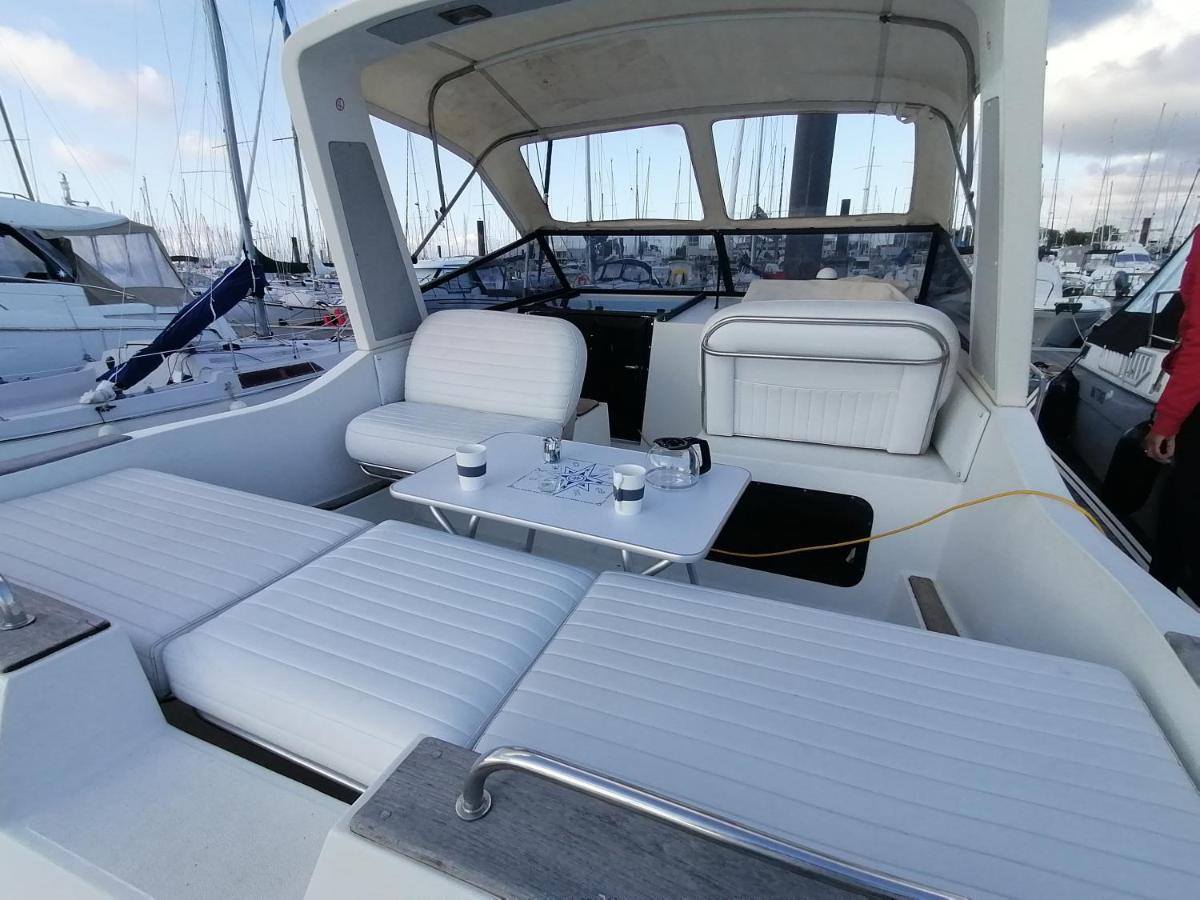 Séjour insolite sur un yacht. Bateau Hôtel à quai. La Rochelle (Charente-Maritime) Exterior foto